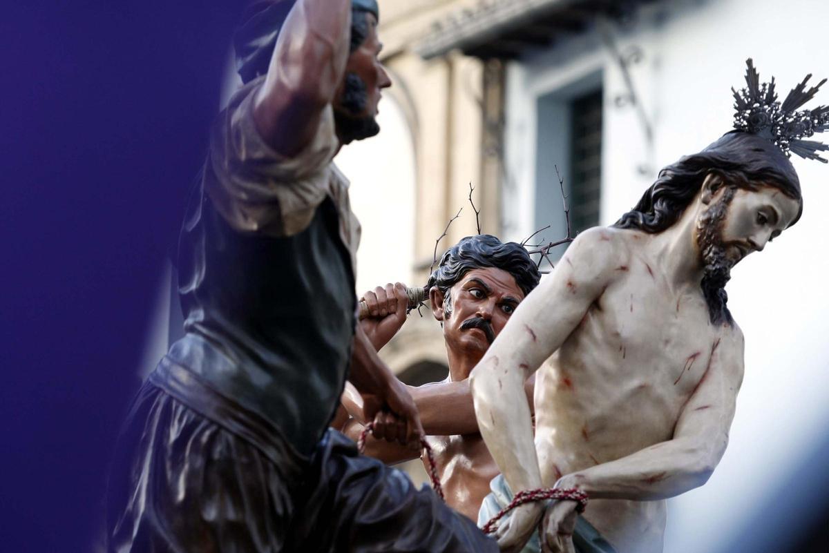 Detalle del paso de 'Los azotes' en Viernes Santo por la mañana.