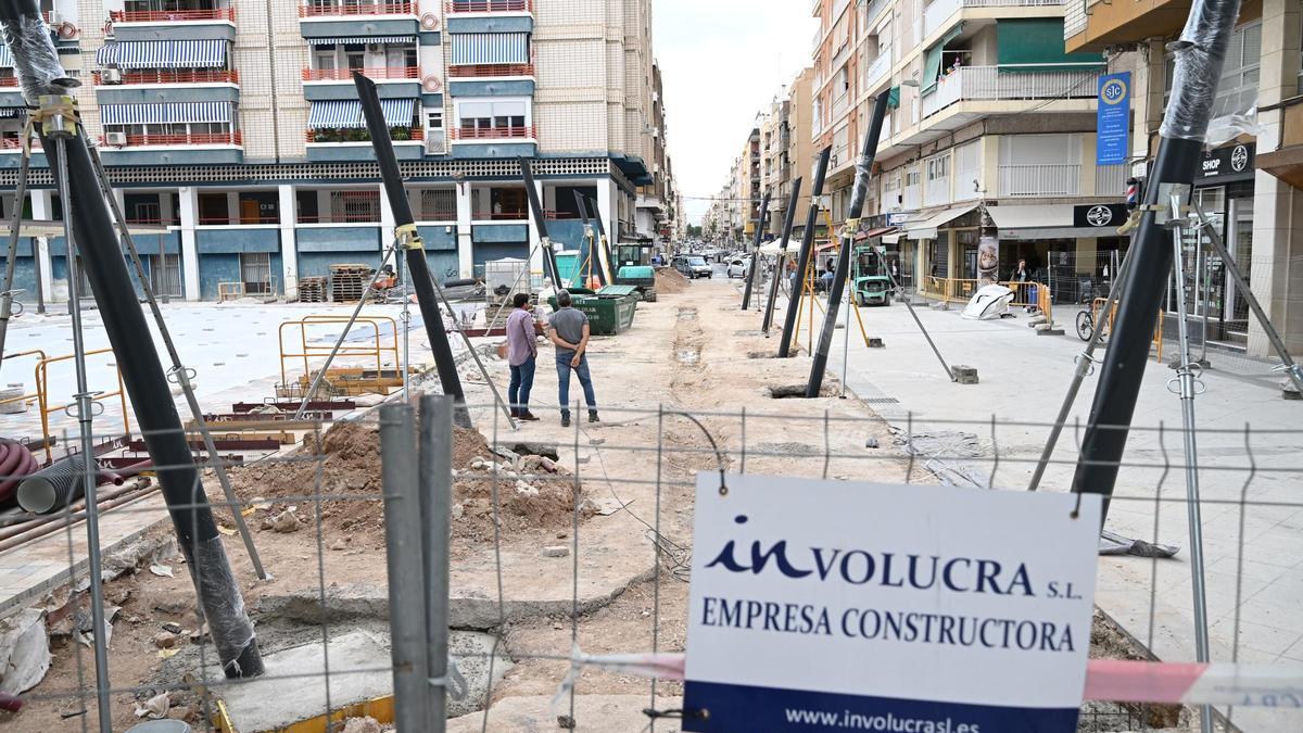 Así van las obras de la plaza de los pisos azules en Elche