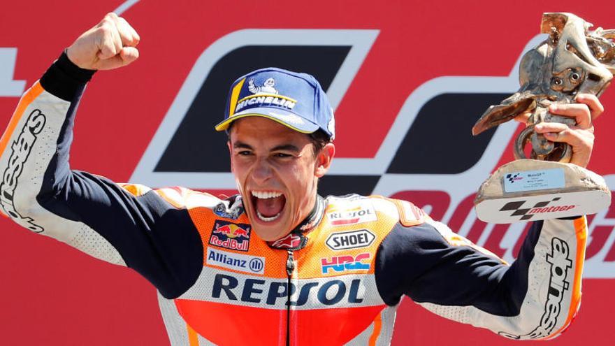 Márquez celebrant la victòria