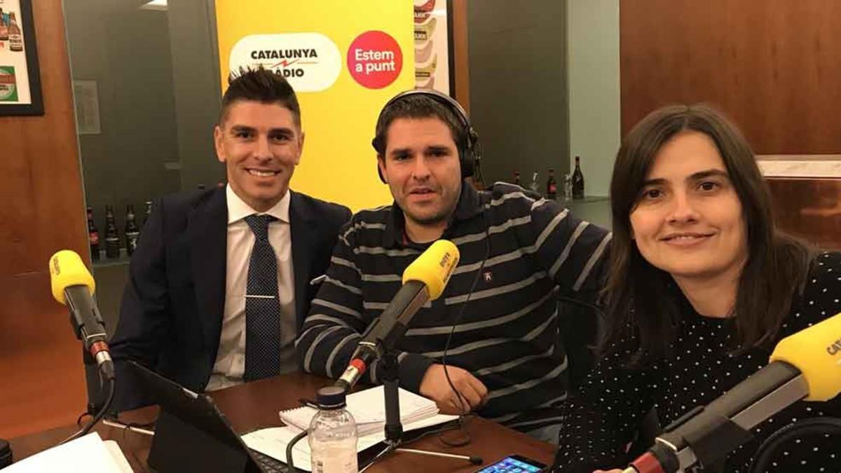 Jonathan Soriano junto a Jordi Costa y Sònia Gelmà en un momento de la entrevista en Catalunya Ràdio