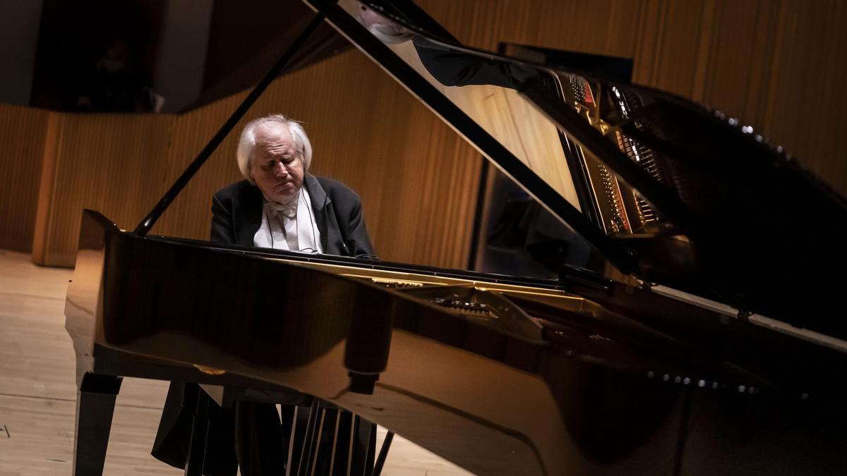 El célebre pianista Grigory Sokolov regresa a la capital de la Plana tras su última actuación en el año 2021.