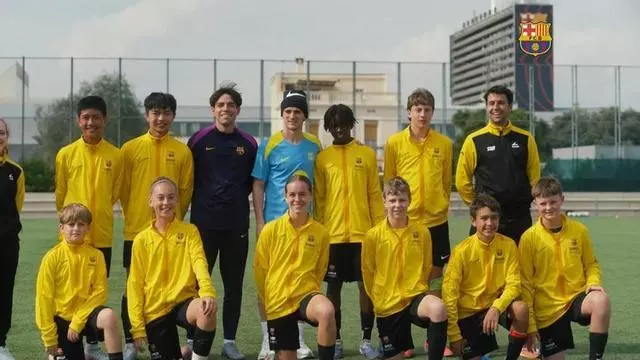 Encuentro de Gavi con los niños de los equipos de fútbol australianos