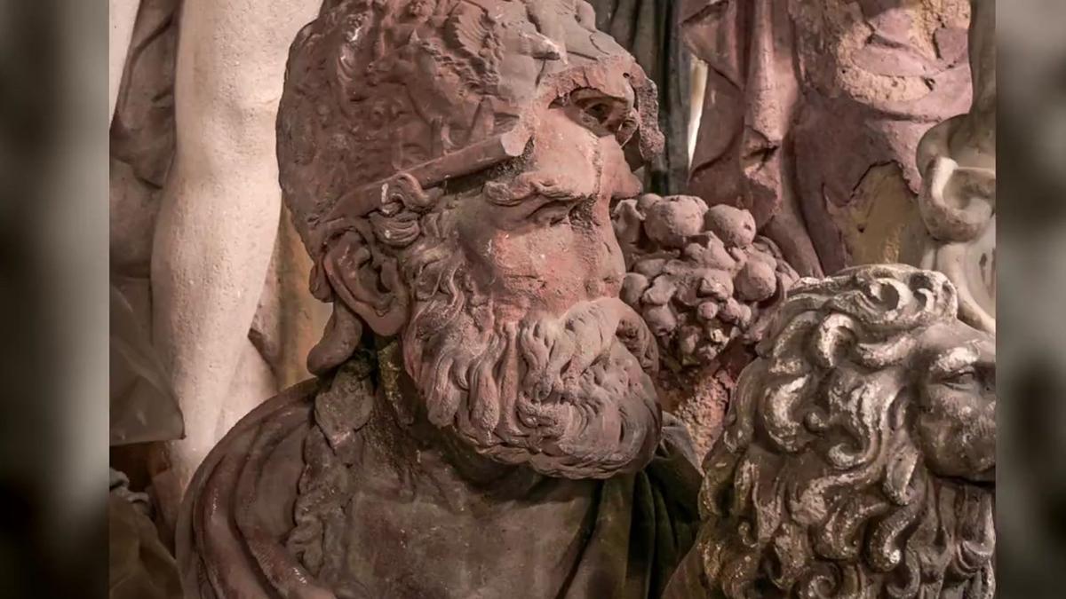 El busto de Hércules recuperado en un almacén.