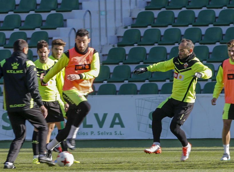 El Elche quiere echar a Nino por la puerta de atrás