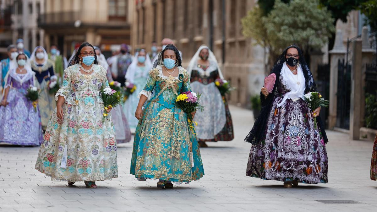 Búscate en el segundo día de Ofrenda por la calle Caballeros (entre las 18.00 y las 19.00 horas)