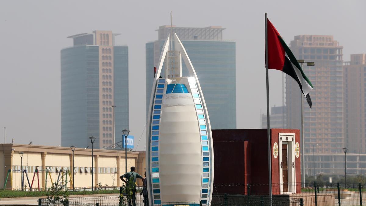 Una representación del Burj Al Arab en la cumbre de países árabes.