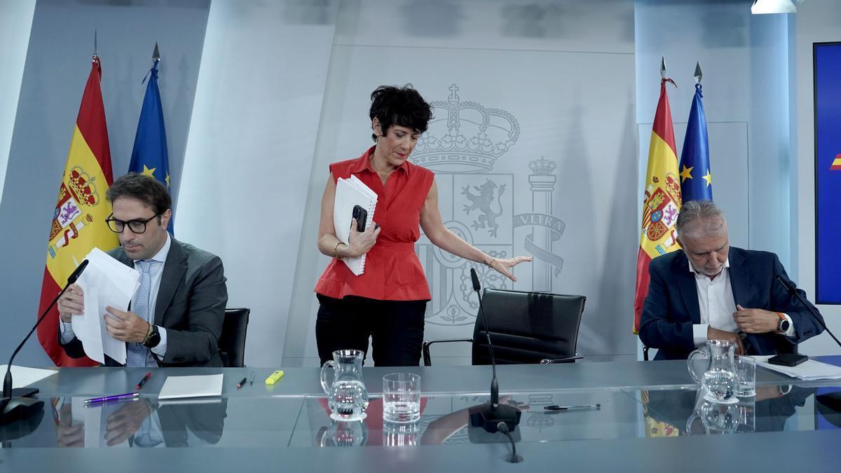 CRISIS MIGRATORIA | El Gobierno niega tensiones con Casa Real y comenzará a organizar las visitas del Rey a Ceuta y Melilla: “Ha llegado el momento”