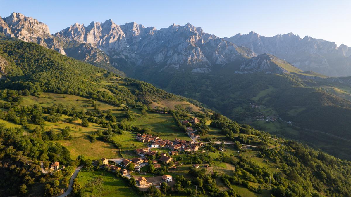 La comarca del Apocalipsis: misterios de este paraje a los pies de los Picos de Europa