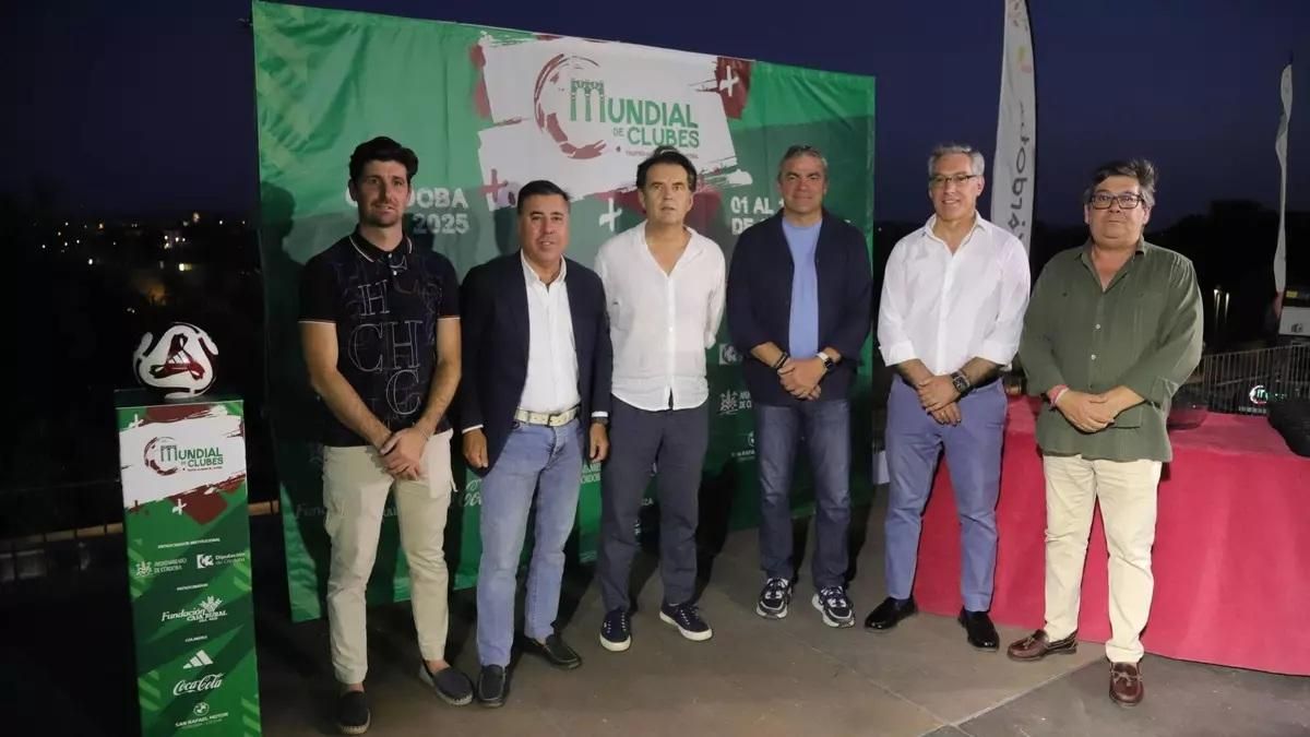 Autoridades asistentes a la presentación del Mundial de Clubes juvenil.