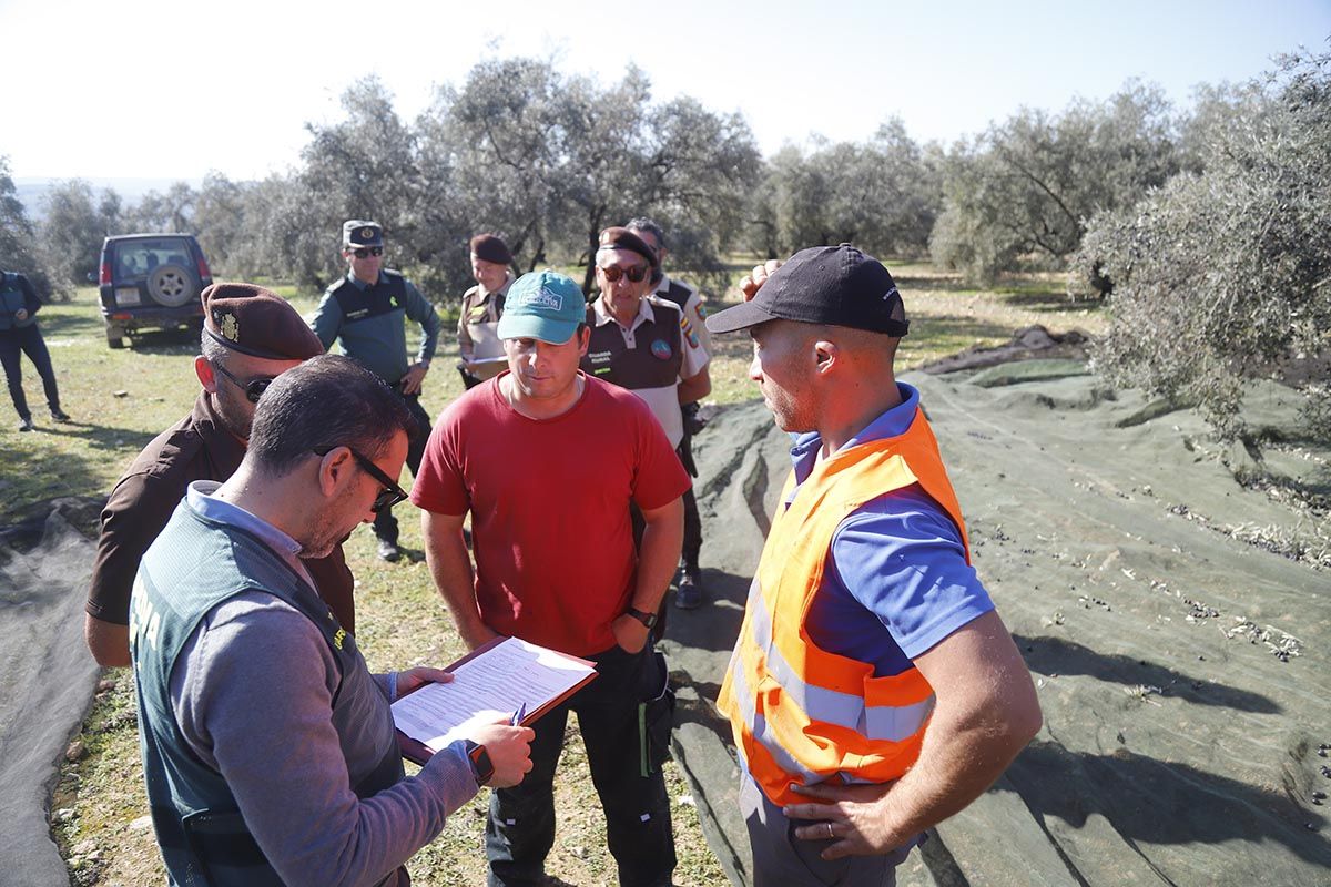 El dispositivo ROCA de la Guardia Civil en acción: control de documentación de los trabajadores