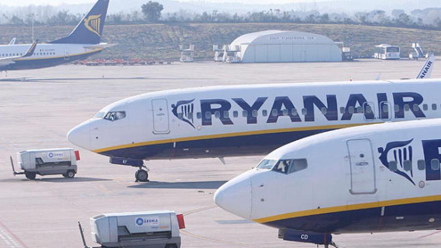 Avions de la companyia irlandesa, criticada pel president de la Cambra, a l&#039;aeroport Girona-Costa Brava.