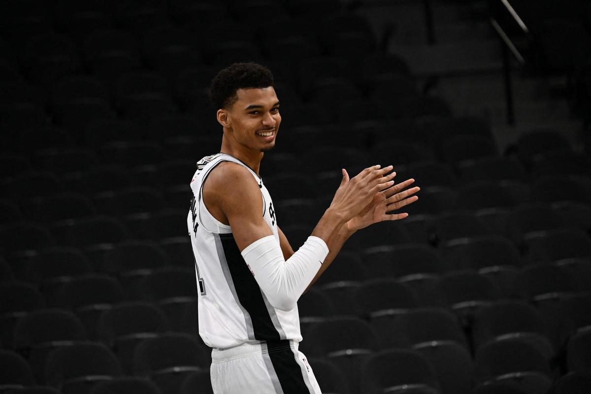¡Por fin llegó el día! Wembanyama se viste de corto con los Spurs ¡Por fin llegó el día! Wembanyama se viste de corto con los Spurs