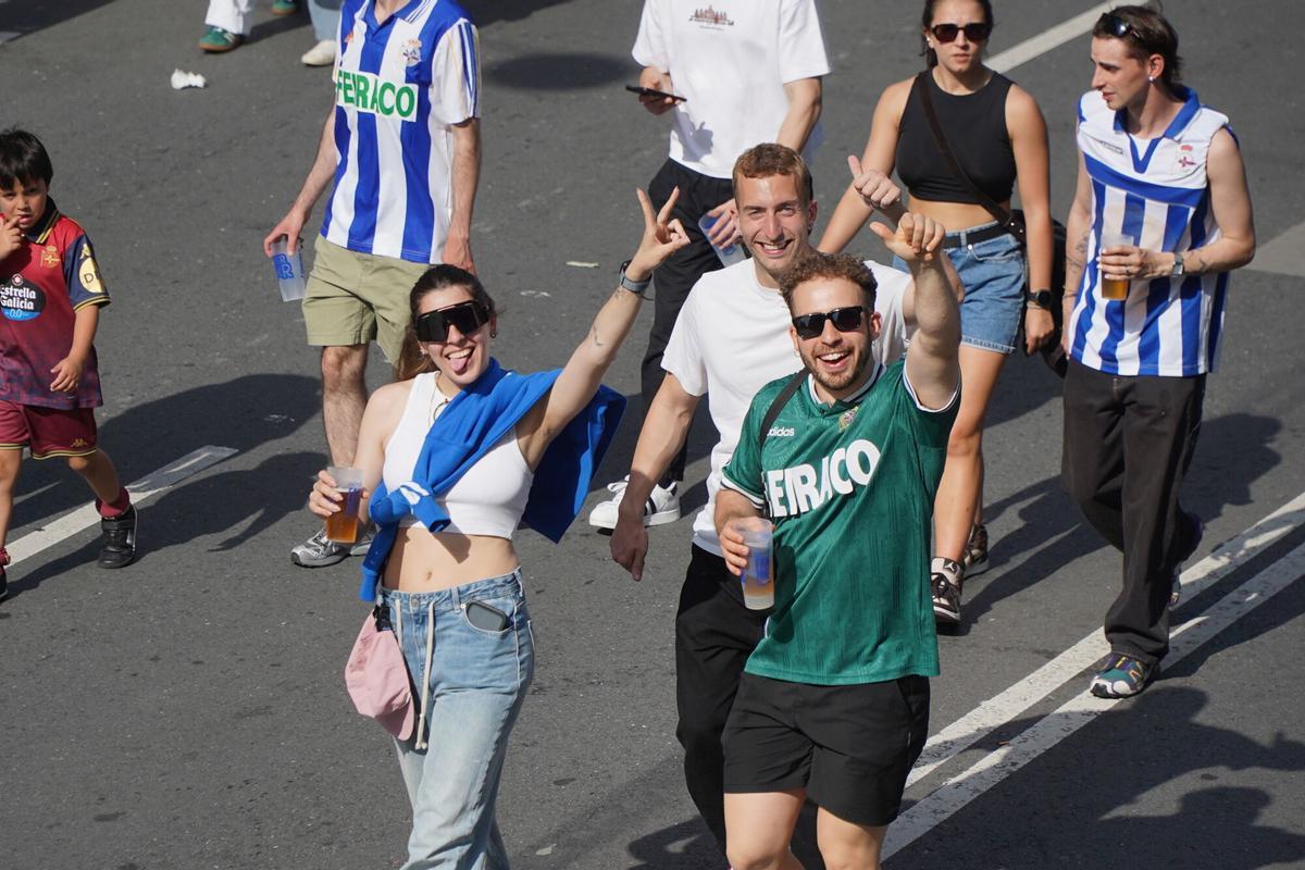 La afición disfrutó de la previa en el entorno de Riazor