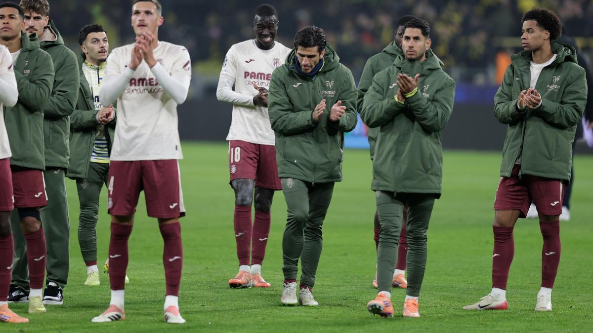 Los jugadores del Villarreal, tras el 4-0 al Borussia Dortmund.
