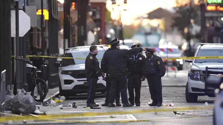 Al menos 10 muertos y 30 heridos en un atropello masivo en las celebraciones de año nuevo en Nueva Orleans