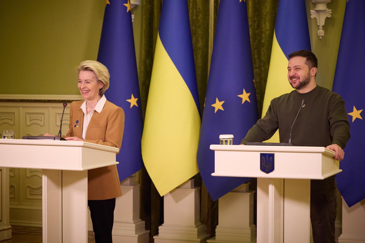 Von der Leyen junto a Volodimir Zelenski anuncia en Kiev un nuevo paquete de sanciones contra Rusia
