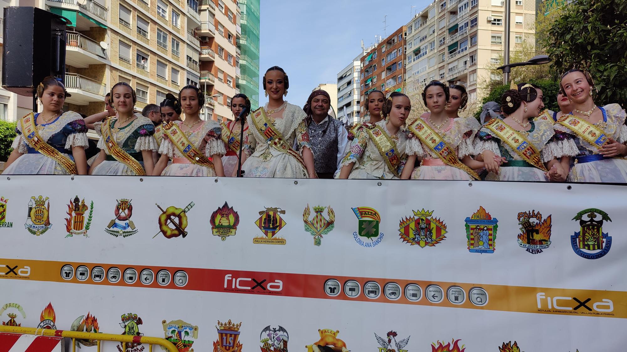 Las mejores imágenes de la 'mascletà' del 17 de marzo en las Fallas de Alzira