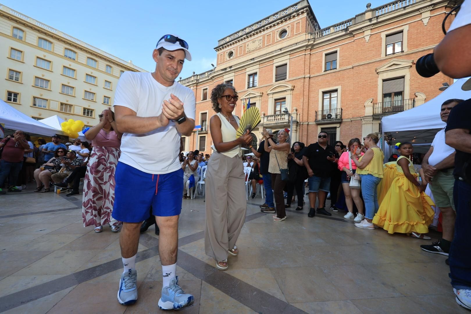Los venezolanos de Castellón celebran su día pidiendo libertad sin perder la sonrisa