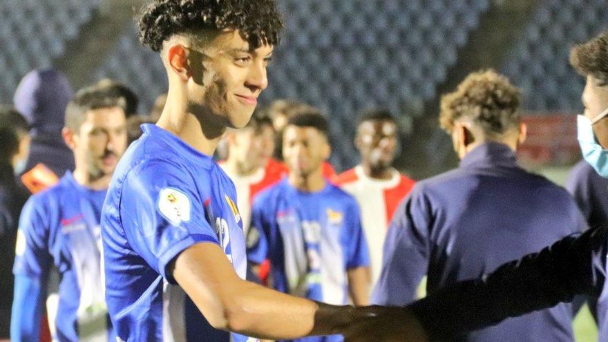 El juvenil Khalid Noureddine debuta amb la Unió al Narcís Sala