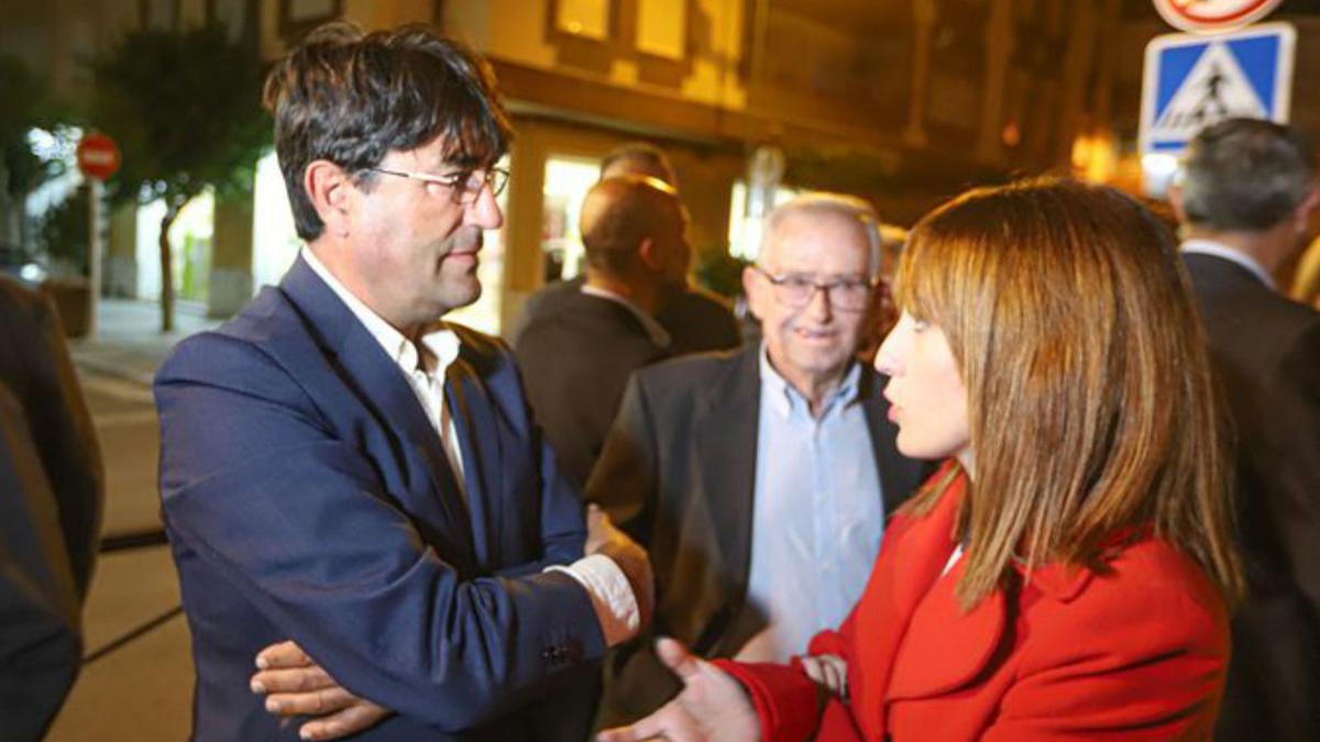 El presidente de Jóvenes Agricultores, José Vicente Andreu y la representante en Alicante de la Asociación Valenciana de Supermercados