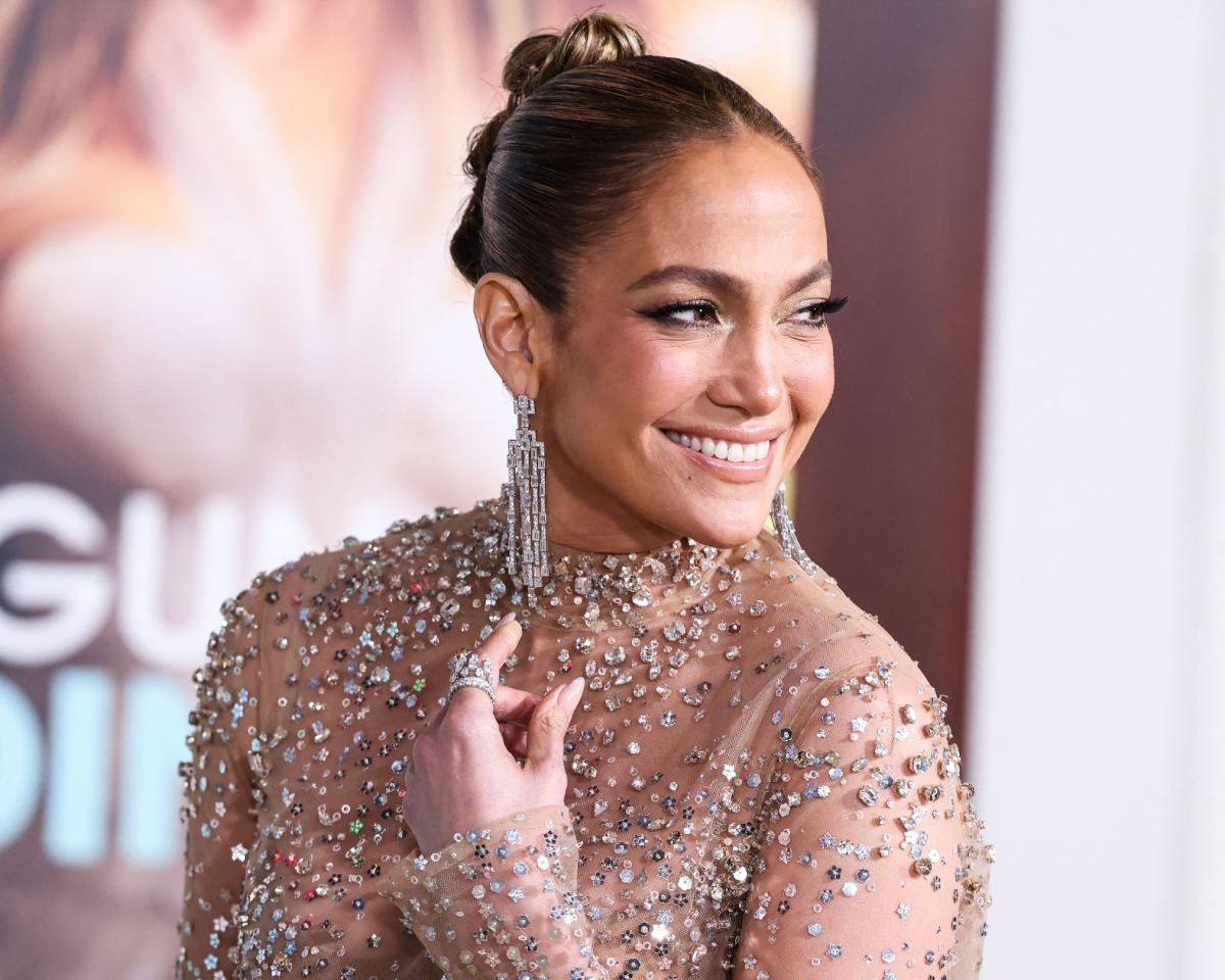 Jennifer López en una premiere