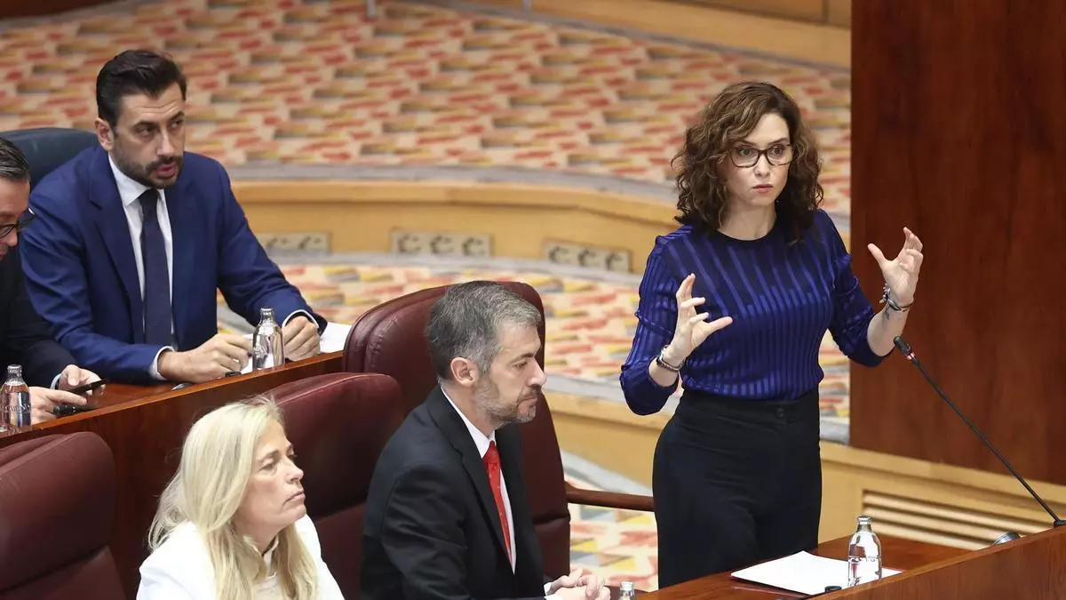 Ayuso, al PSOE: "Bailan como Maduro, manipulan los censos, besan y pretenden eliminar jueces como Maduro"