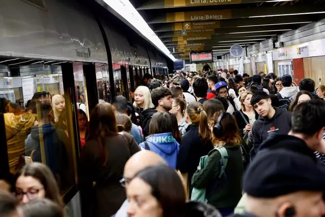 Caos en Metrovalencia: una avería eléctrica interrumpe la circulación en plena jornada de huelga