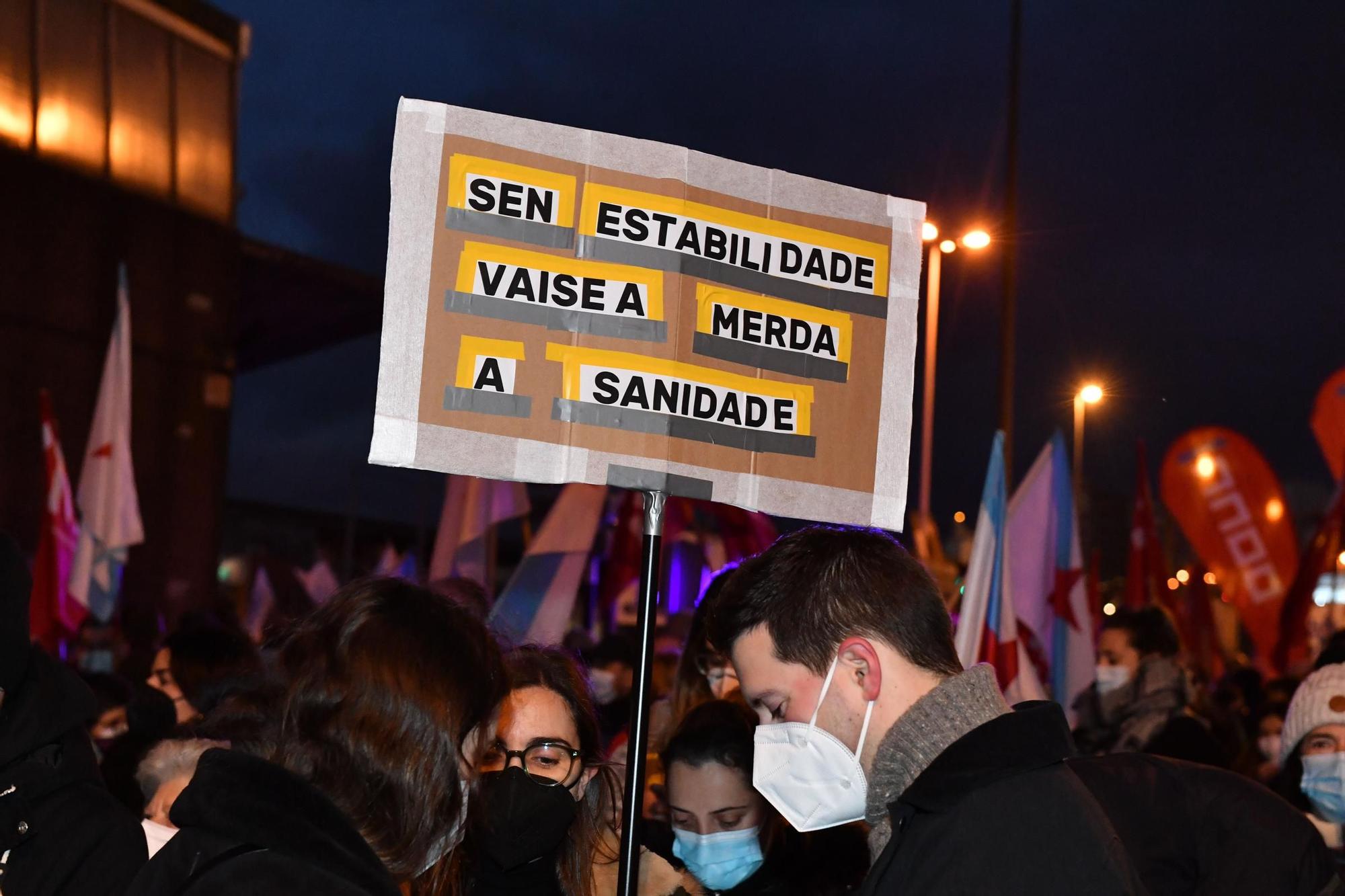 Manifestación de trabajadores del Hospital de A Coruña: "Sen persoal non hai sanidade"