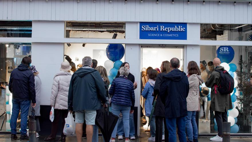 El sérum español que vende una unidad cada dos minutos aterriza en Oviedo