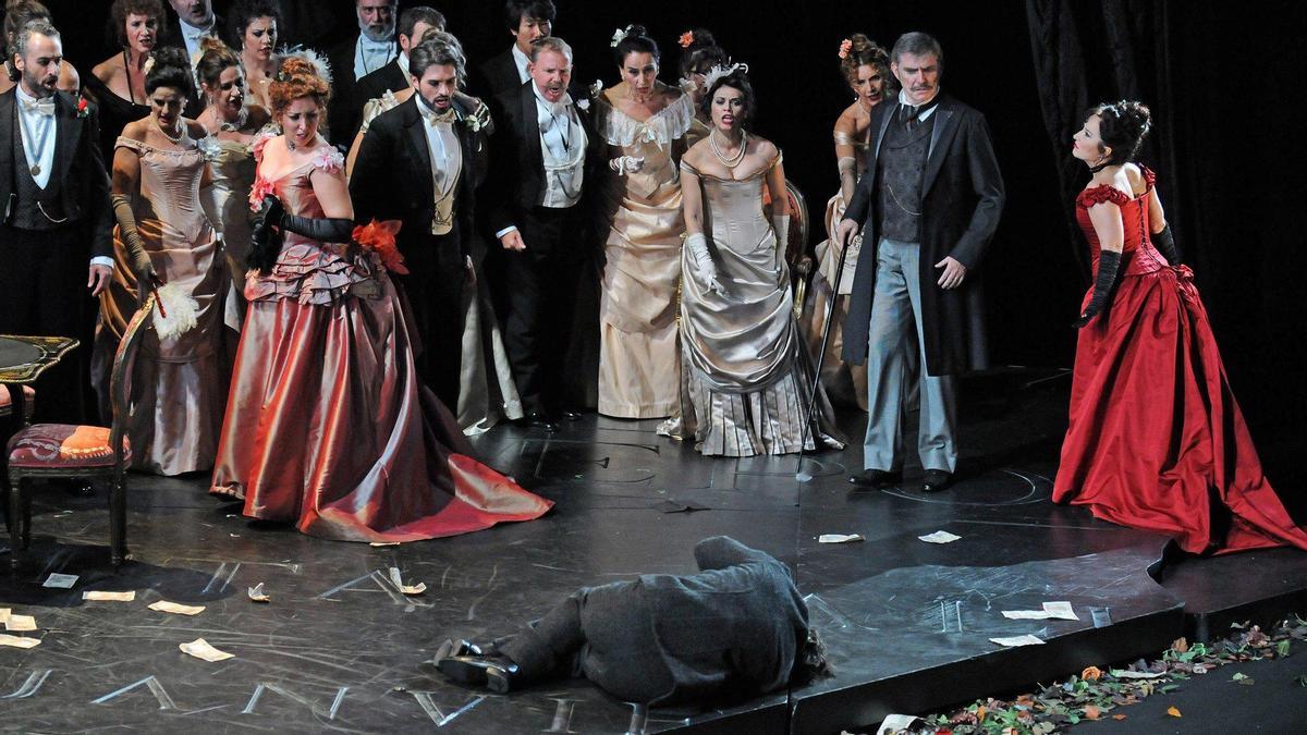 Una escena de la producción de 'La Traviata' de David McVicar