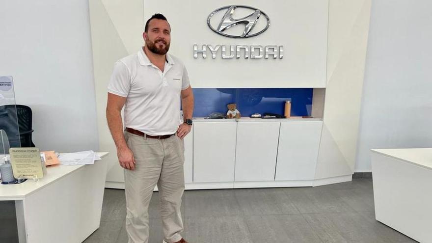 José A. Arriaza, jefe de ventas de Hyundai Automóviles Nieto.