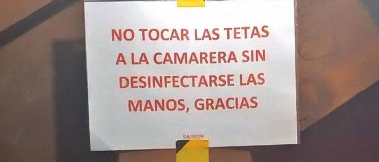 El cartel exhibido en el local gijonés y subido a sus redes sociales.