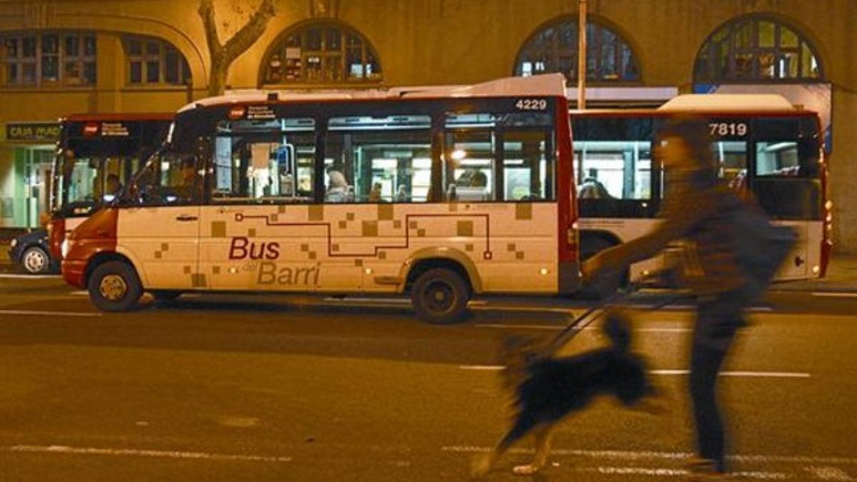 barri 120 avança, ahir, a prop de la confluència de ronda de Sant Pau amb Parlament.