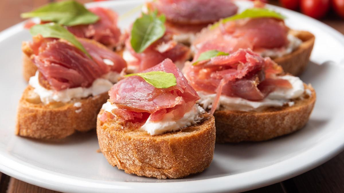 Crostinis de atún.