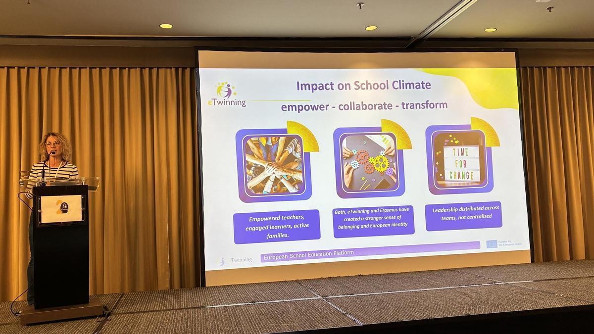 La presentació que va oferir l'escola Vedruna Sant Josep de Navàs durant la jornada europea a Istanbul