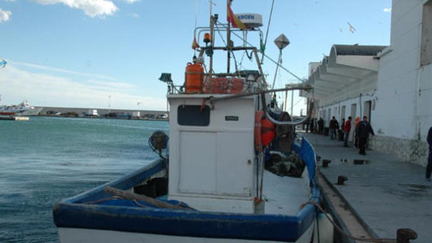 Imagen del puerto de Caleta de Vélez.