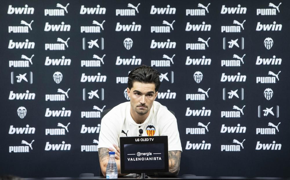 Presentación de Jason Remeseiro por el Valencia CF