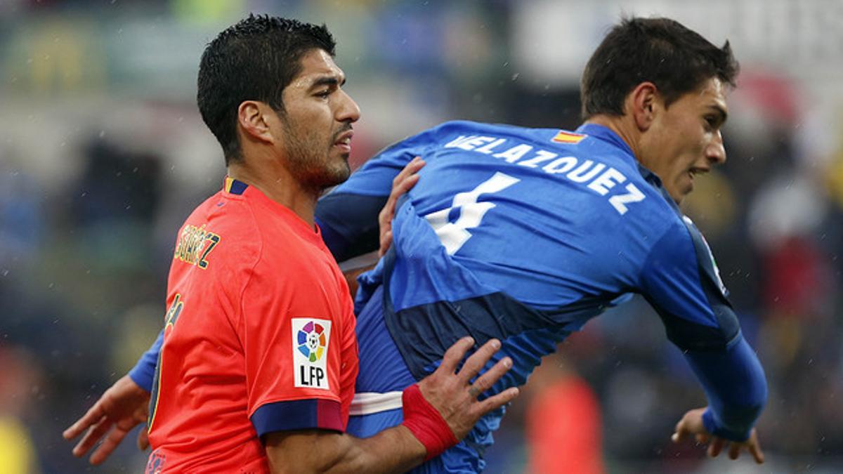 Suárez y Velázquez, en un momento del partido del Barça en Getafe