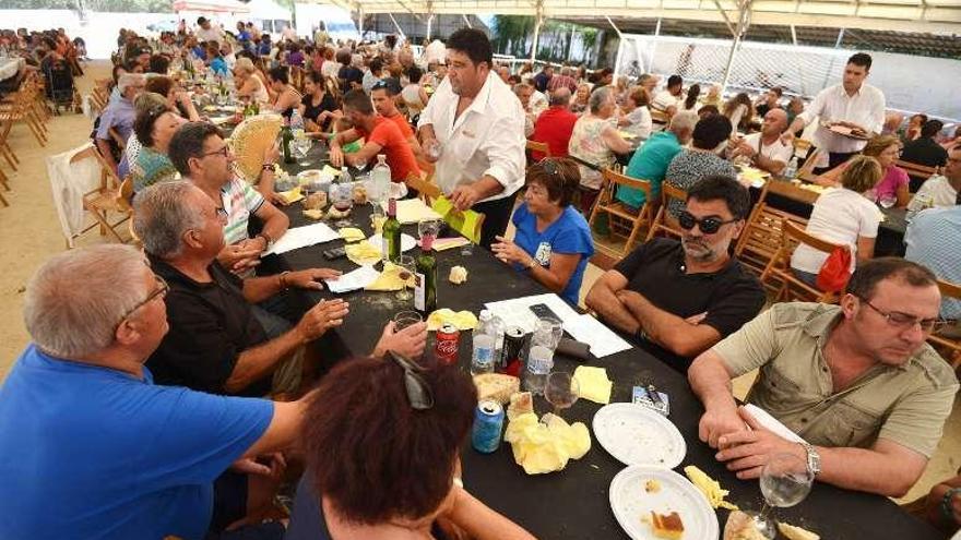 La comida tuvo lugar en el Campo de Fútbol do Casal. // G.S.