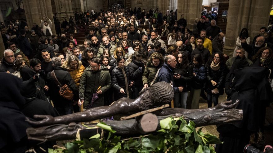 Sigue en directo el Miércoles Santo en Cáceres: Cristo de la Buena Muerte, La Esperanza y Cristo Negro
