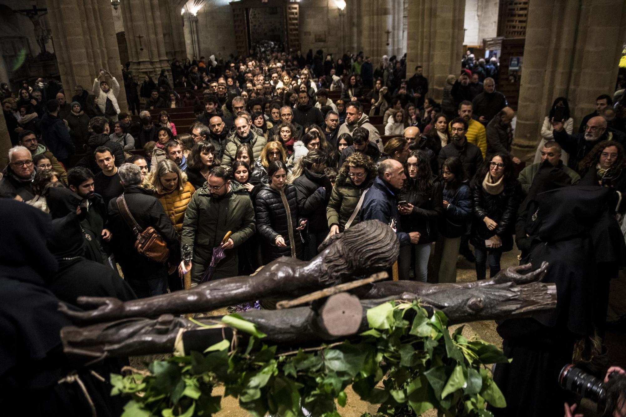 El Cristo Negro de Cáceres no pudo con lluvia