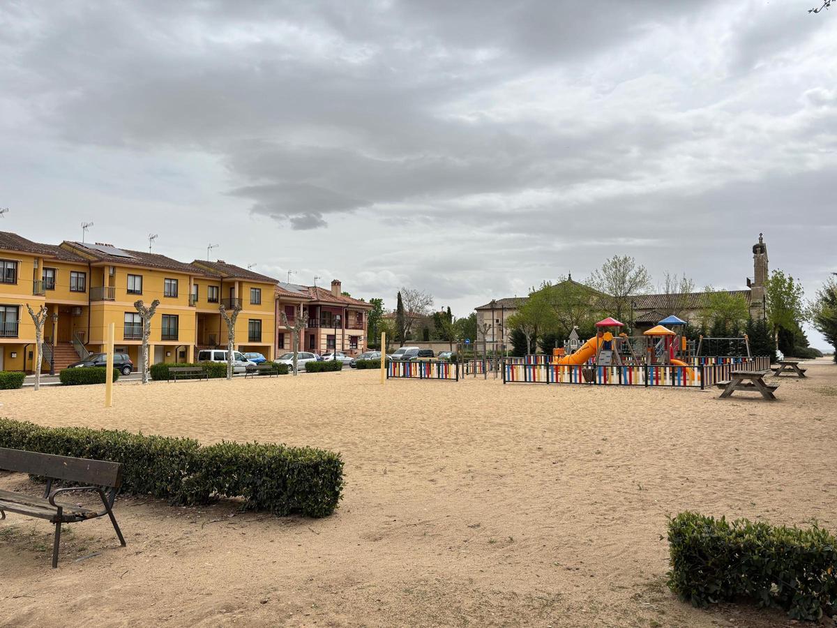 Parque infantil en la zona del Canto.