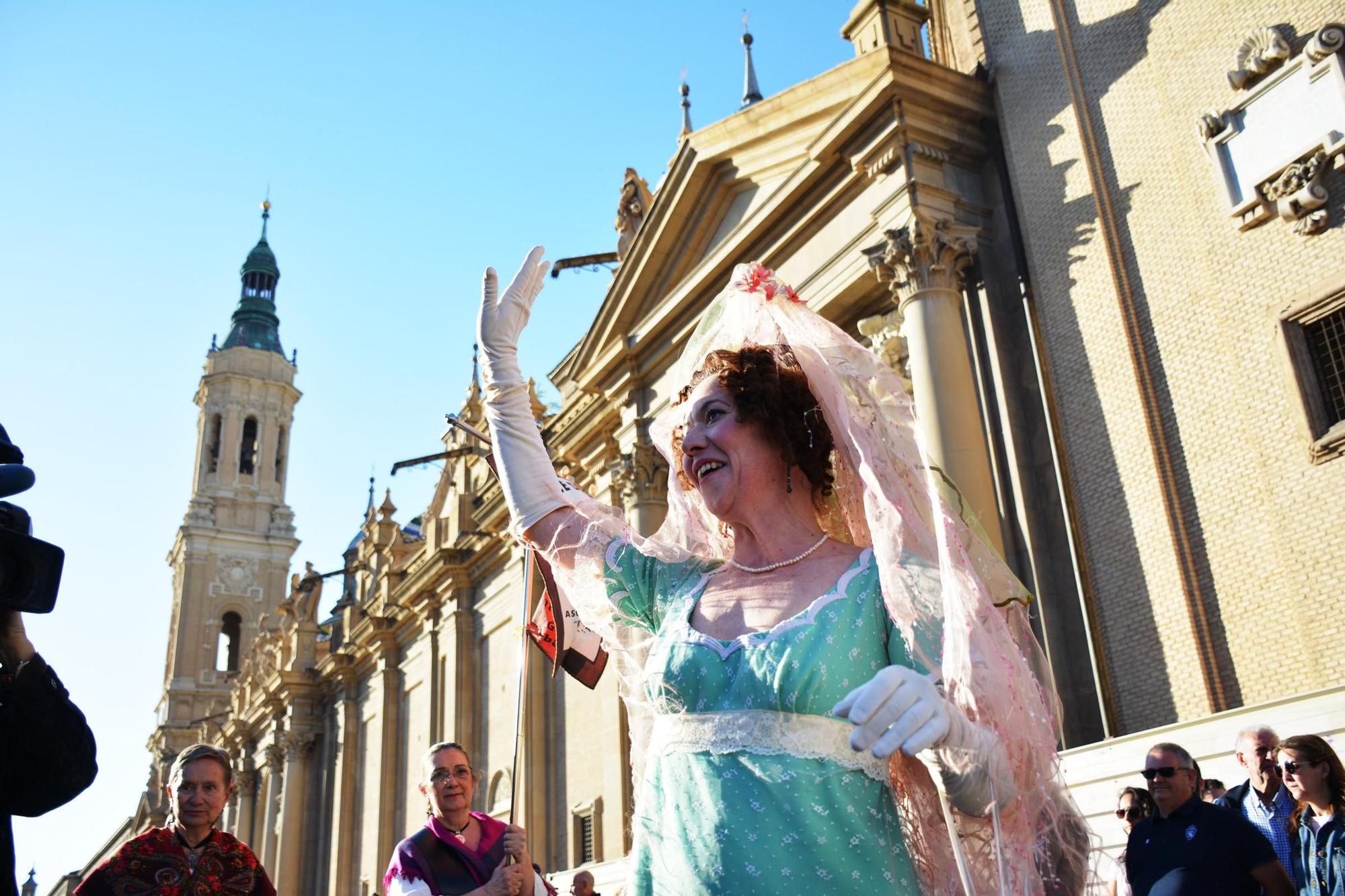 EN IMÁGENES | El desfile de las Fiestas Goyescas llena de alegría las calles de Zaragoza
