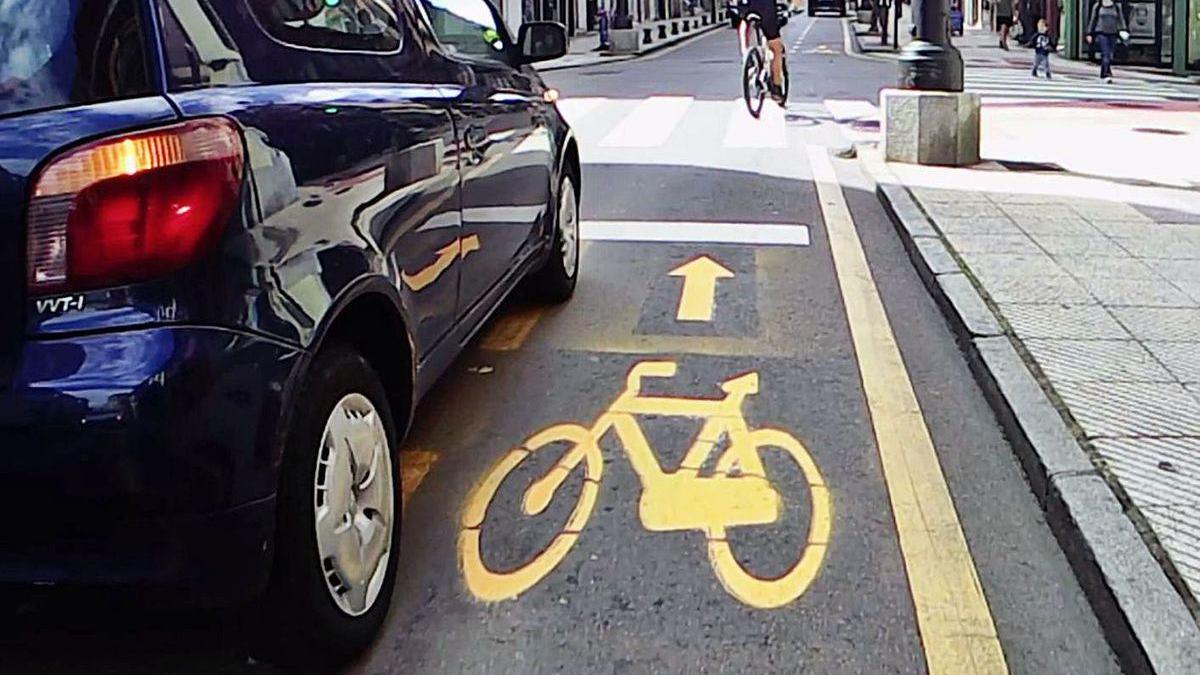 El carril bici de la discordia en Oviedo