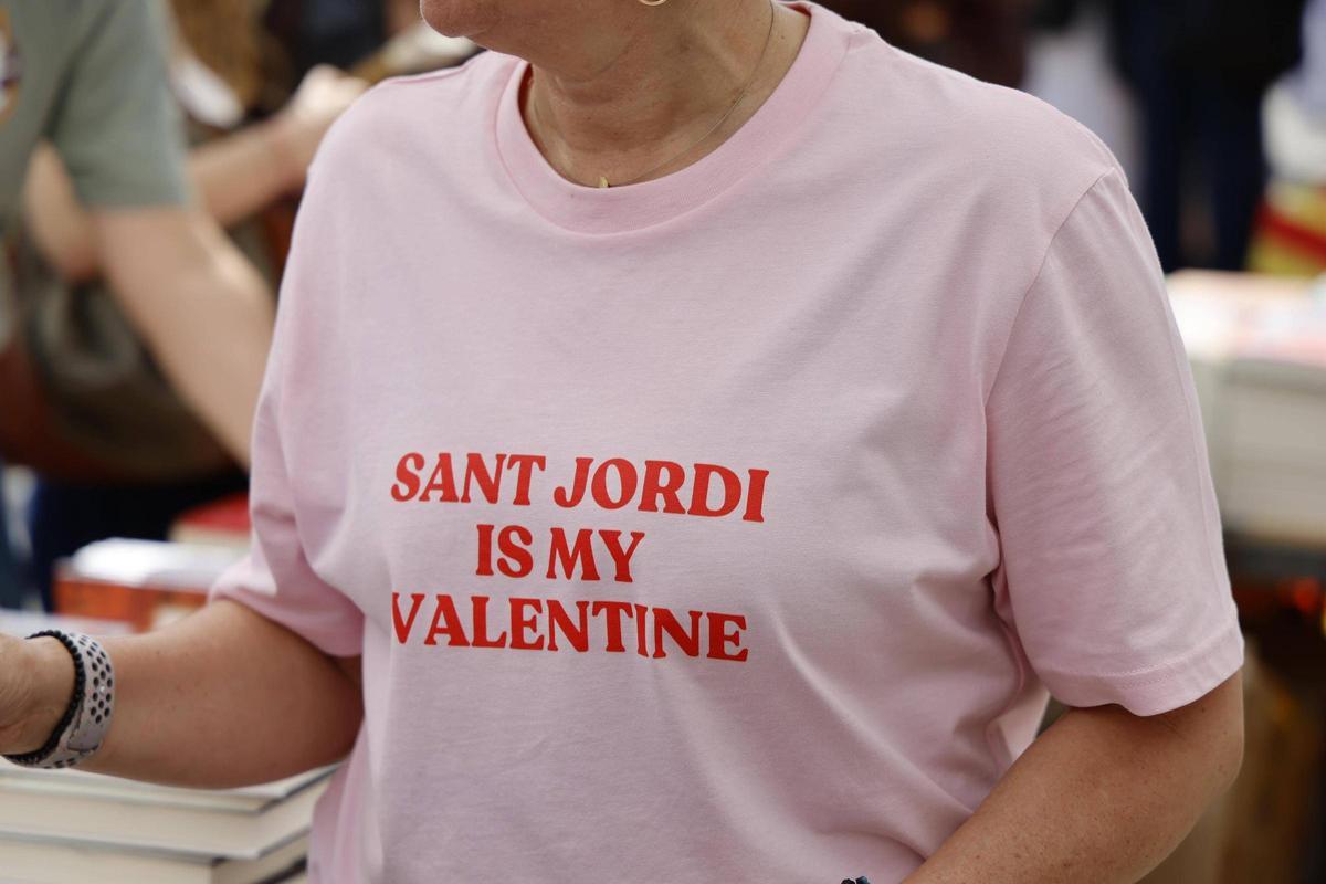 Les imatges de la diada de Sant Jordi a Girona