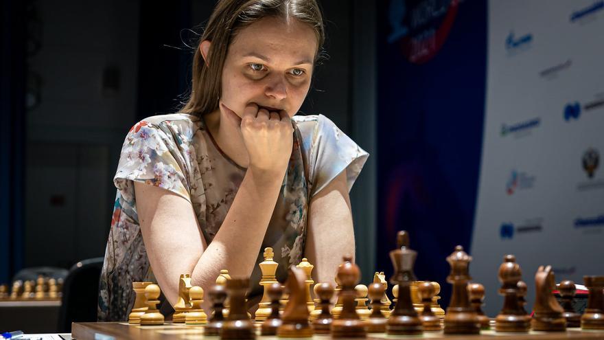 Una campeona del mundo de ajedrez en la edición 2022 de la Fira de Xàtiva -  Levante-EMV