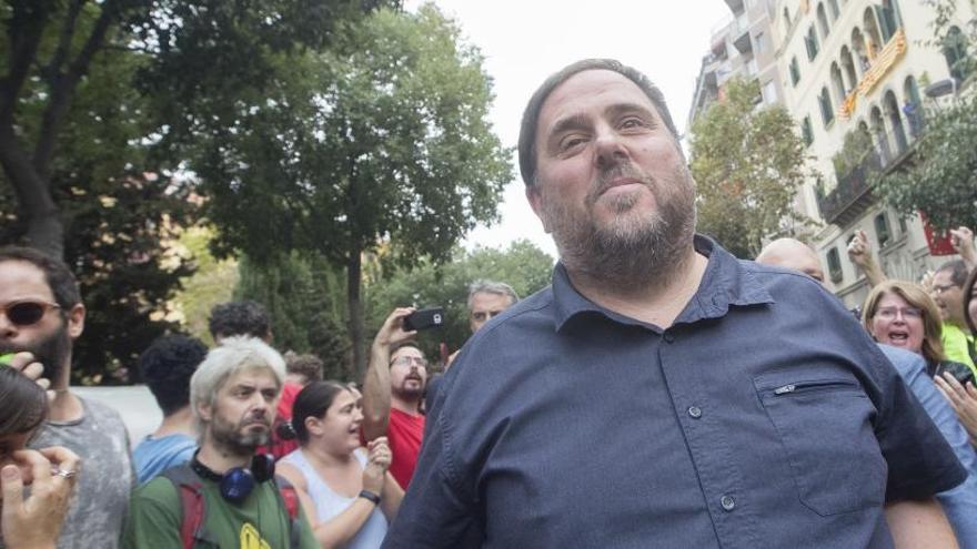 Junqueras al·lega pressions per part del govern espanyol.