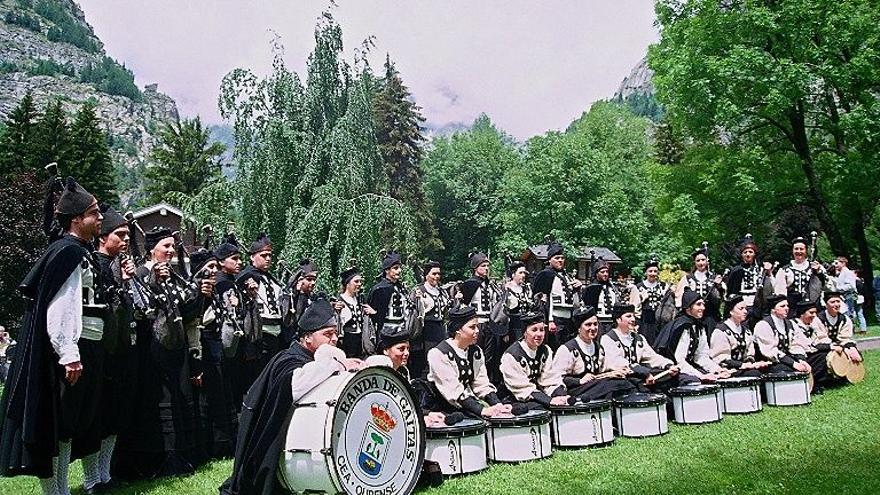 A banda de gaitas de Cea participou en 2002 e 2003 no festival Celtica, en Aosta (Italia).
