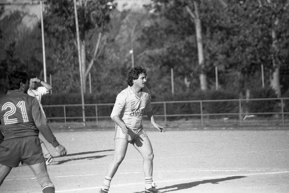 El propio Prado Bugallo saltó a los terrenos de juego con el equipo de veteranos del Cambados. Estas imágenes fueron tomadas en abril de 1989 durante un partido celebrado en Ourense.