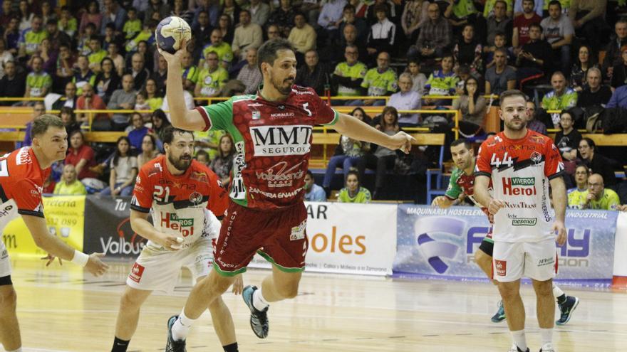 Fernando Ruiz renueva con el Balonmano Zamora Enamora